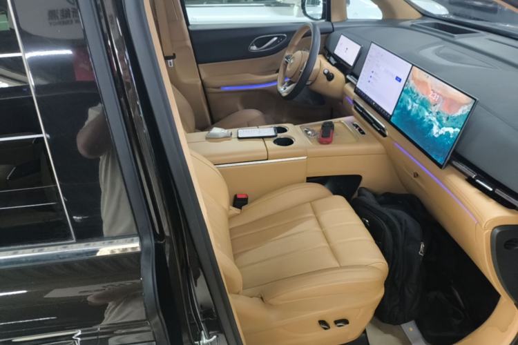 Used VOYAH Dream 2025 PHEV Four-Wheel-Drive Flagship Kunpeng Edition Right Front Seat