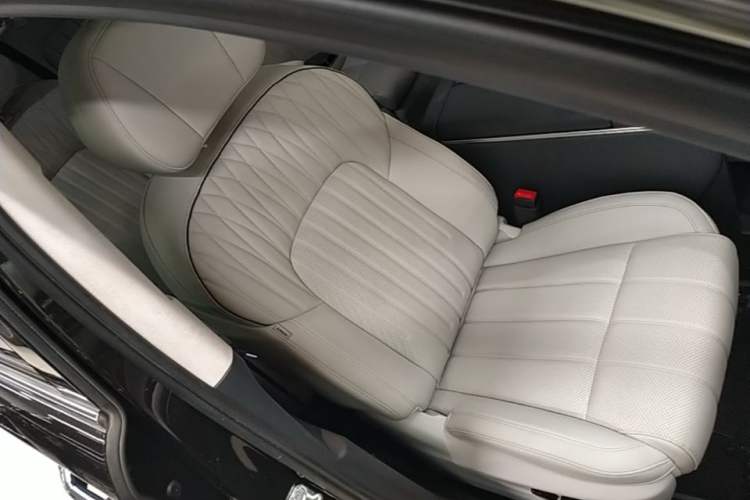 Used VOYAH Dream 2025 PHEV Four-Wheel-Drive Flagship Version – Qiankun Edition Right Front Seat