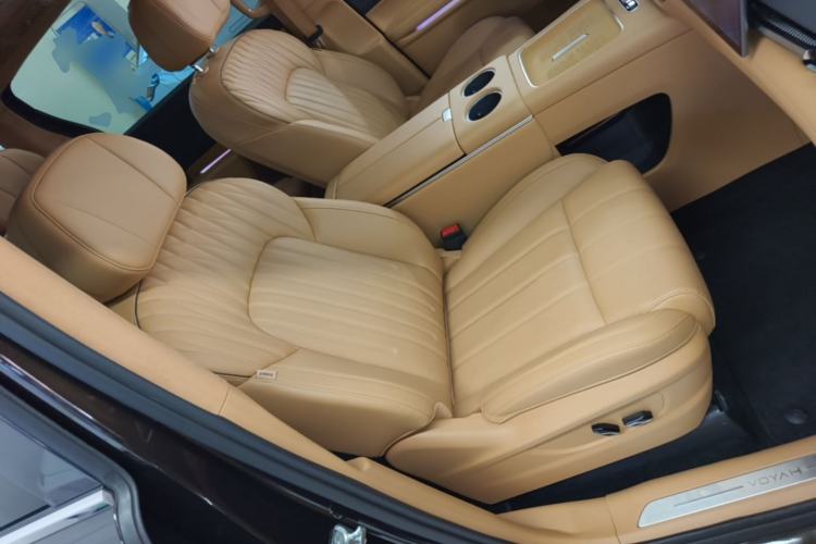 Used VOYAH Dream 2025 PHEV Four-Wheel-Drive Flagship Kunpeng Edition Right Front Seat