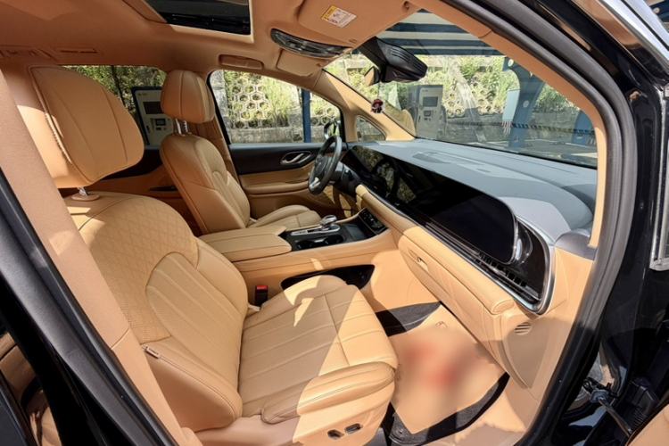 Used VOYAH Dream 2025 EV Long-range Century Edition Right Front Seat