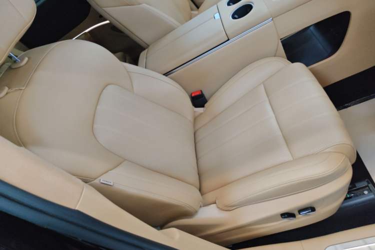 Used VOYAH Dream 2025 PHEV Four-Wheel Drive Prestige Qiankun Edition Right Front Seat