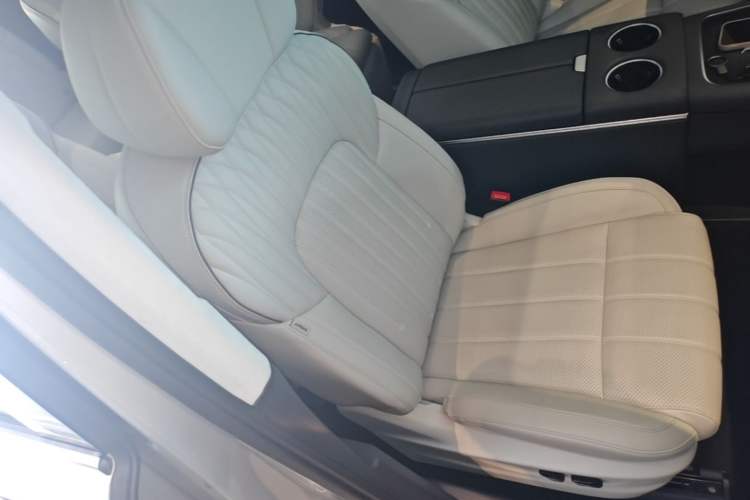 Used VOYAH Dream 2025 PHEV Four-Wheel-Drive Flagship Version – Qiankun Edition Right Front Seat