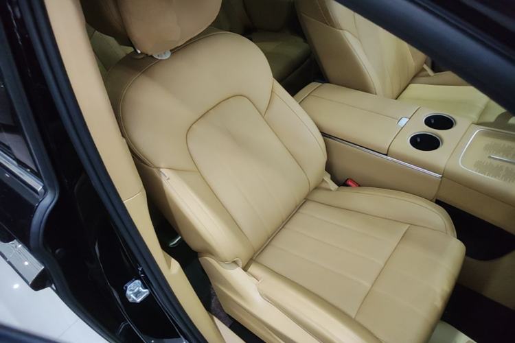 Used VOYAH Dream 2025 PHEV Four-Wheel Drive Excellence Kunpeng Edition Right Front Seat