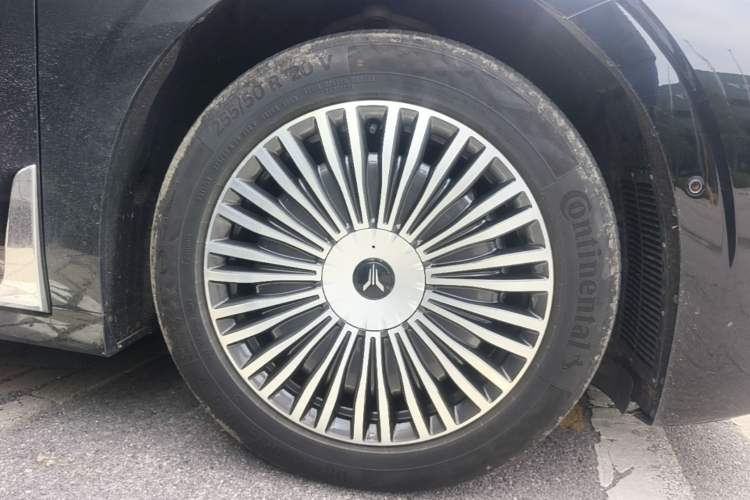 Used VOYAH Dream 2025 PHEV Four-Wheel Drive Prestige Kunpeng Edition Right Front Wheel Hub