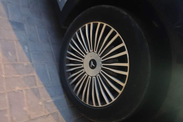 Used VOYAH Dream 2025 PHEV Four-Wheel Drive Excellence Kunpeng Edition Right Front Wheel Hub