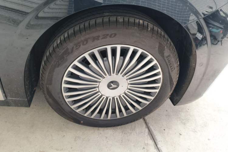 Used VOYAH Dream 2025 PHEV Four-Wheel Drive Prestige Qiankun Edition Right Front Wheel Hub