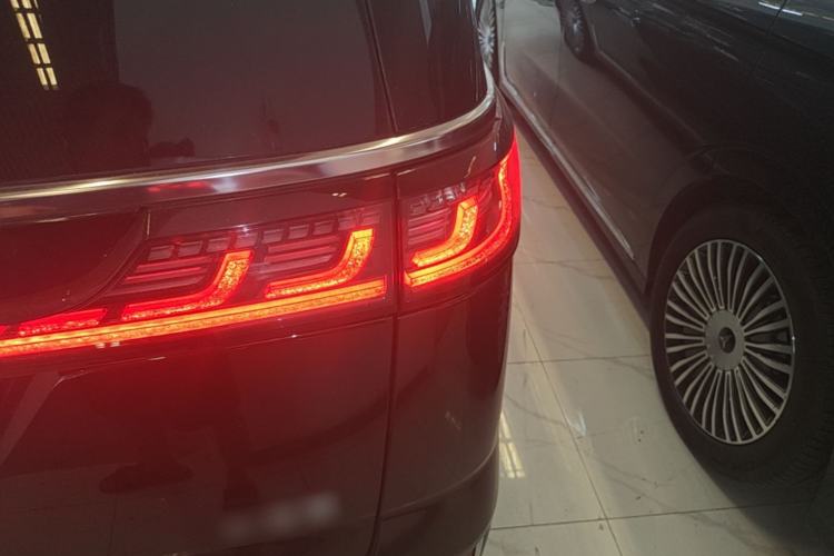 Used VOYAH Dream 2025 PHEV Four-Wheel-Drive Flagship Kunpeng Edition Right Rear Taillight