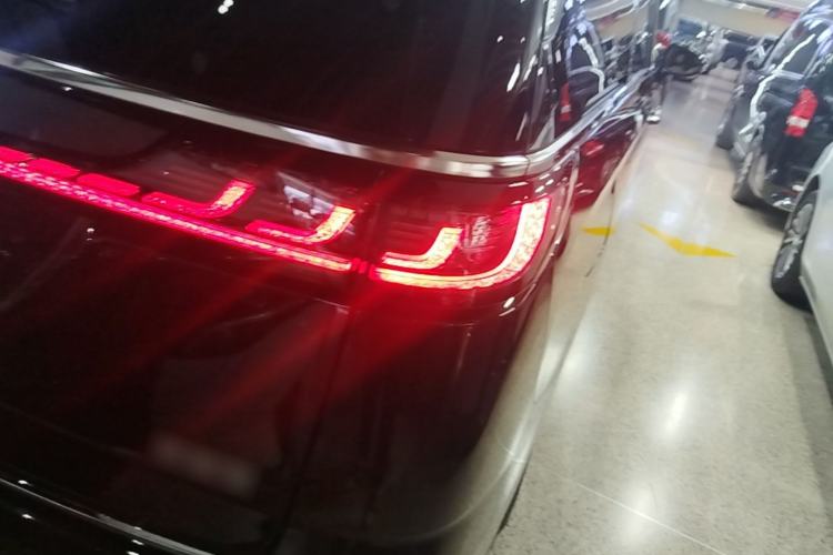 Used VOYAH Dream 2025 PHEV Four-Wheel-Drive Flagship Kunpeng Edition Right Rear Taillight