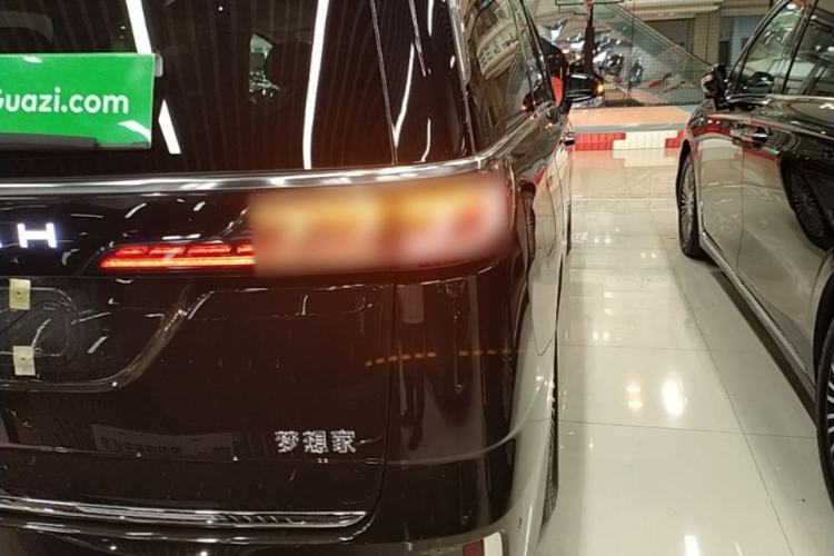 Used VOYAH Dream 2025 PHEV Four-Wheel-Drive Flagship Version – Qiankun Edition Right Rear Taillight