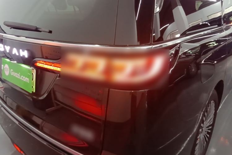 Used VOYAH Dream 2025 PHEV Four-Wheel Drive Prestige Kunpeng Edition Right Rear Taillight