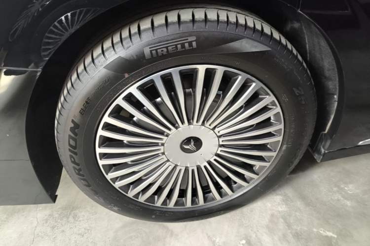 Used VOYAH Dream 2025 PHEV Four-Wheel-Drive Flagship Kunpeng Edition Right Rear Wheel Hub