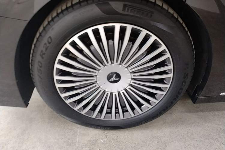 Used VOYAH Dream 2025 PHEV Four-Wheel-Drive Flagship Kunpeng Edition Right Rear Wheel Hub