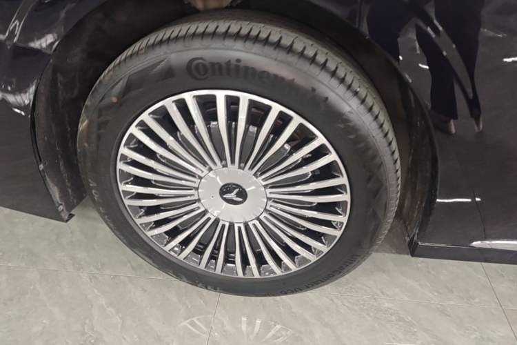 Used VOYAH Dream 2025 PHEV Four-Wheel Drive Prestige Kunpeng Edition Right Rear Wheel Hub