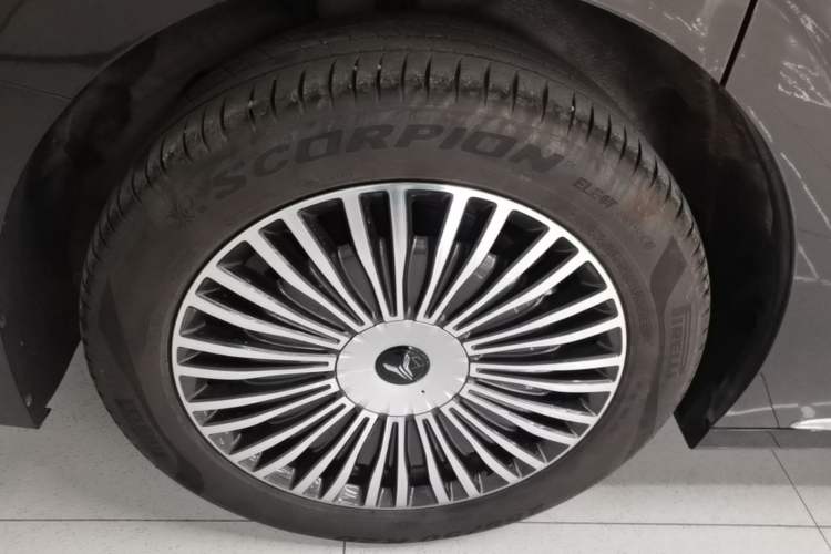Used VOYAH Dream 2025 PHEV Four-Wheel-Drive Flagship Kunpeng Edition Right Rear Wheel Hub