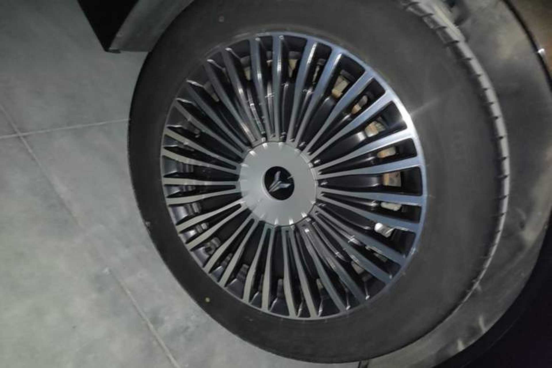 Used VOYAH Dream 2025 PHEV Four-Wheel-Drive Flagship Kunpeng Edition Right Rear Wheel Hub