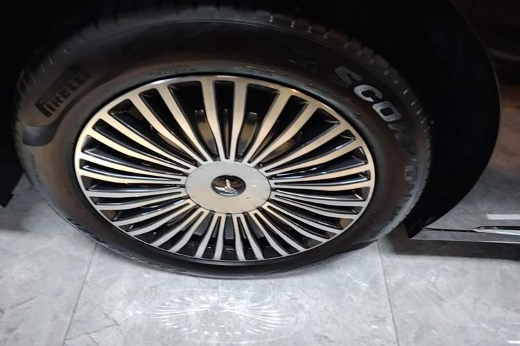Used VOYAH Dream 2025 PHEV Four-Wheel-Drive Flagship Kunpeng Edition Right Rear Wheel Hub