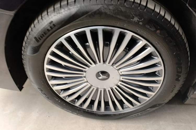 Used VOYAH Dream 2025 PHEV Four-Wheel-Drive Flagship Kunpeng Edition Right Rear Wheel Hub