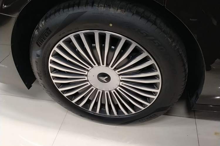 Used VOYAH Dream 2025 PHEV Four-Wheel-Drive Flagship Version – Qiankun Edition Right Rear Wheel Hub