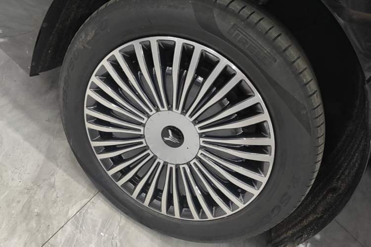 Used VOYAH Dream 2025 PHEV Four-Wheel Drive Excellence Qiankun Edition Right Rear Wheel Hub