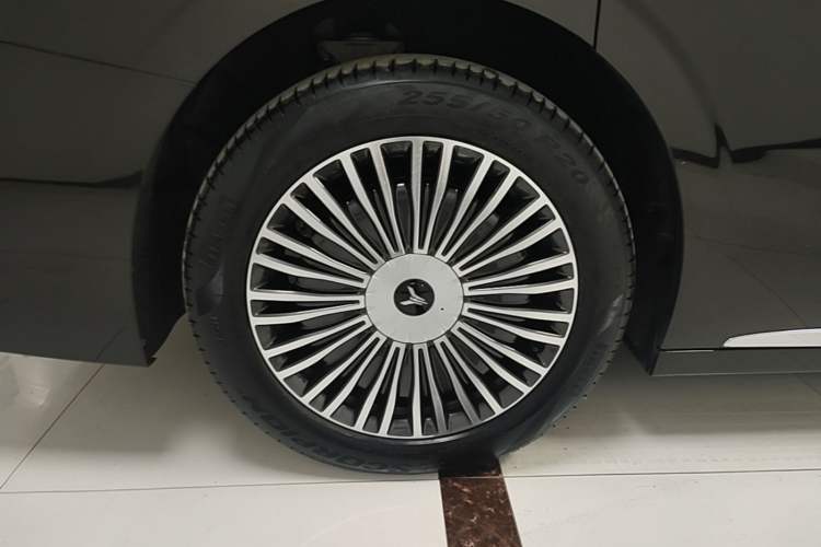 Used VOYAH Dream 2025 PHEV Four-Wheel Drive Prestige Kunpeng Edition Right Rear Wheel Hub