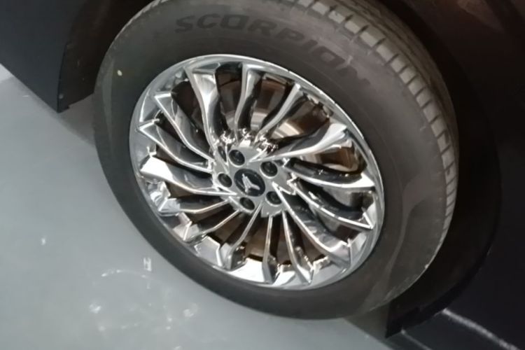 Used VOYAH Dream 2025 EV Four-Wheel-Drive Flagship Qiankun Version Right Rear Wheel Hub