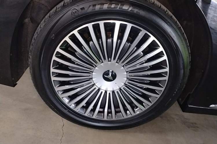Used VOYAH Dream 2025 PHEV Four-Wheel-Drive Flagship Kunpeng Edition Right Rear Wheel Hub