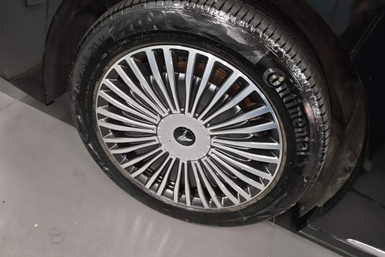 Used VOYAH Dream 2025 PHEV Four-Wheel Drive Prestige Kunpeng Edition Right Rear Wheel Hub