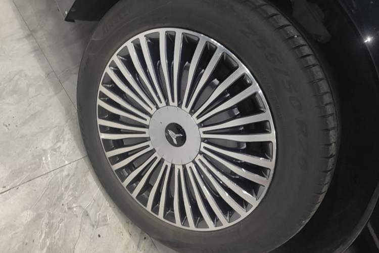 Used VOYAH Dream 2025 PHEV Four-Wheel Drive Excellence Qiankun Edition Right Rear Wheel Hub