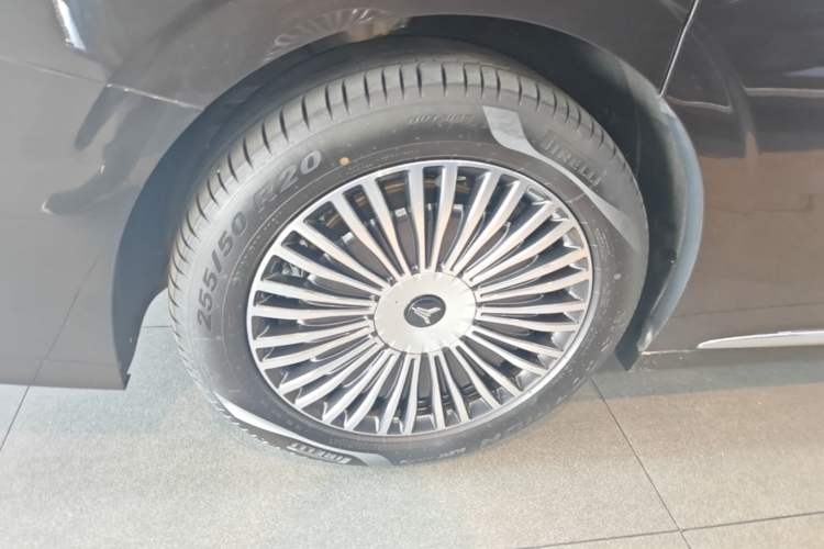 Used VOYAH Dream 2025 PHEV Four-Wheel-Drive Flagship Version – Qiankun Edition Right Rear Wheel Hub
