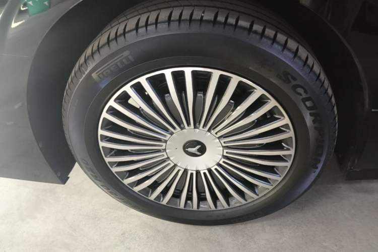 Used VOYAH Dream 2025 PHEV Four-Wheel Drive Excellence Qiankun Edition Right Rear Wheel Hub