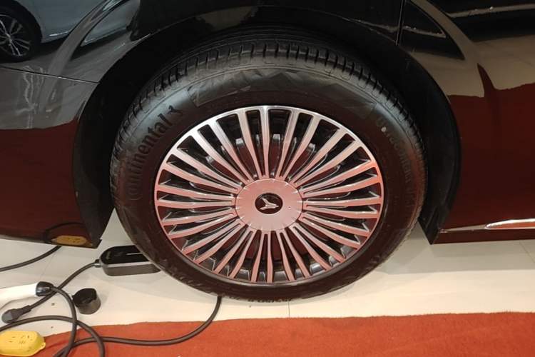 Used VOYAH Dream 2025 PHEV Four-Wheel Drive Prestige Kunpeng Edition Right Rear Wheel Hub