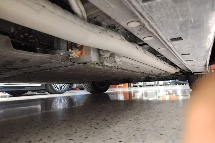 Used VOYAH Dream 2025 PHEV Four-Wheel Drive Prestige Qiankun Edition Right Side Sill