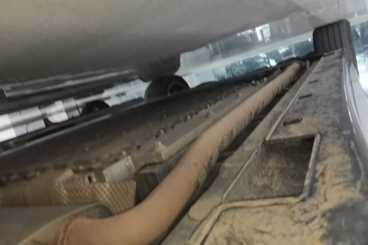 Used VOYAH Dream 2025 PHEV Four-Wheel-Drive Flagship Kunpeng Edition Right Side Sill