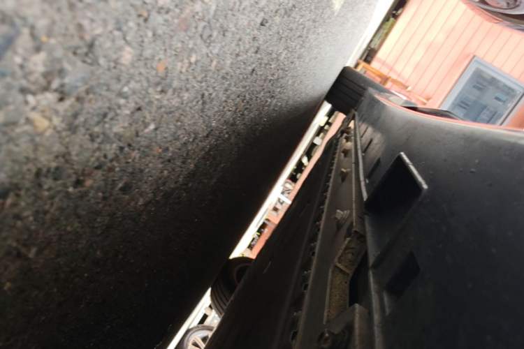 Used VOYAH Dream 2025 EV Long-range Century Edition Right Side Sill