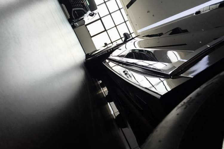 Used VOYAH Dream 2025 PHEV Four-Wheel-Drive Flagship Version – Qiankun Edition Right Side Sill