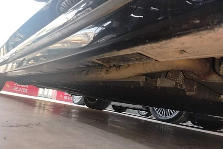 Used VOYAH Dream 2025 PHEV Four-Wheel Drive Prestige Qiankun Edition Right Side Sill
