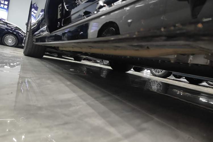 Used VOYAH Dream 2025 PHEV Four-Wheel Drive Excellence Qiankun Edition Right Side Sill
