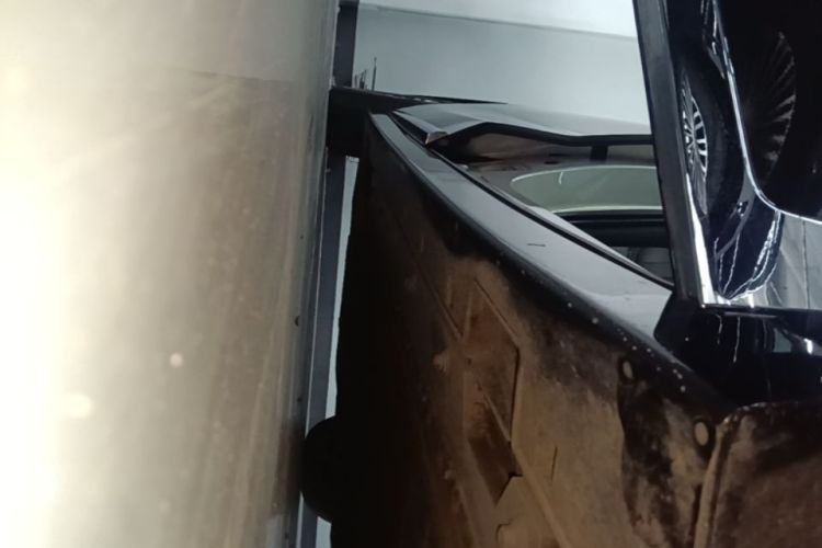 Used VOYAH Dream 2025 EV Four-Wheel-Drive Flagship Qiankun Version Right Side Sill
