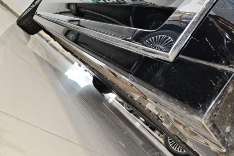 Used VOYAH Dream 2025 PHEV Four-Wheel Drive Prestige Qiankun Edition Right Side Sill