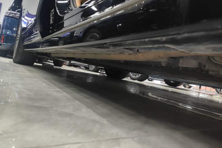 Used VOYAH Dream 2025 PHEV Four-Wheel Drive Excellence Qiankun Edition Right Side Sill