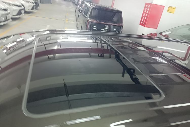 Used VOYAH Dream 2025 PHEV Four-Wheel-Drive Flagship Kunpeng Edition Roof