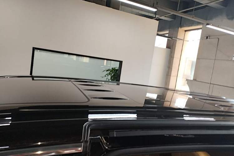 Used VOYAH Dream 2025 PHEV Four-Wheel-Drive Flagship Kunpeng Edition Roof