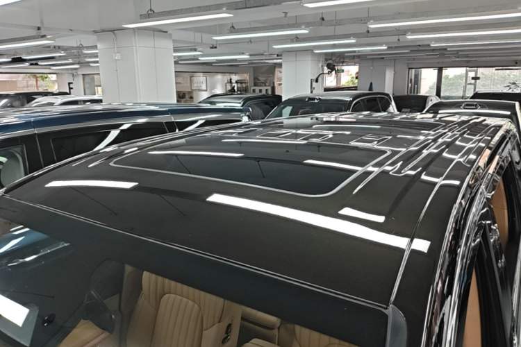 Used VOYAH Dream 2025 PHEV Four-Wheel-Drive Flagship Kunpeng Edition Roof