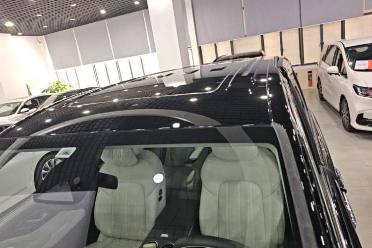Used VOYAH Dream 2025 PHEV Four-Wheel Drive Prestige Kunpeng Edition Roof