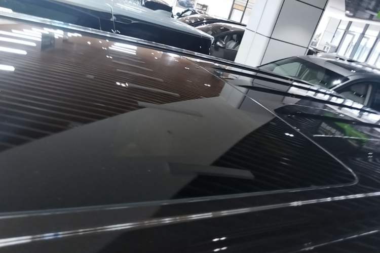 Used VOYAH Dream 2025 PHEV Four-Wheel-Drive Flagship Kunpeng Edition Roof