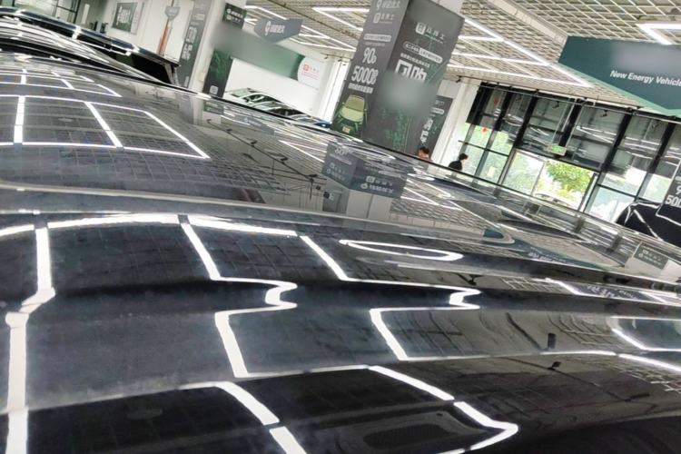Used VOYAH Dream 2025 PHEV Four-Wheel-Drive Flagship Kunpeng Edition Roof