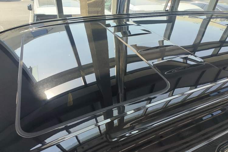 Used VOYAH Dream 2025 PHEV Four-Wheel-Drive Flagship Kunpeng Edition Roof