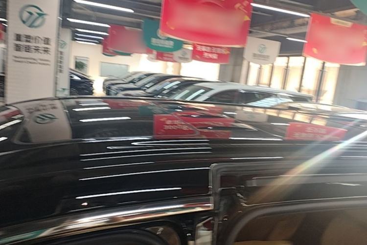 Used VOYAH Dream 2025 PHEV Four-Wheel-Drive Flagship Kunpeng Edition Roof
