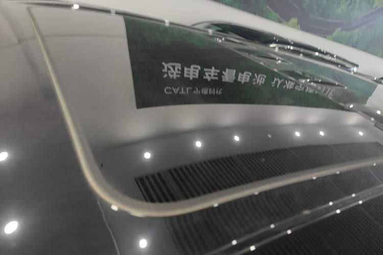 Used VOYAH Dream 2025 PHEV Four-Wheel Drive Excellence Qiankun Edition Roof