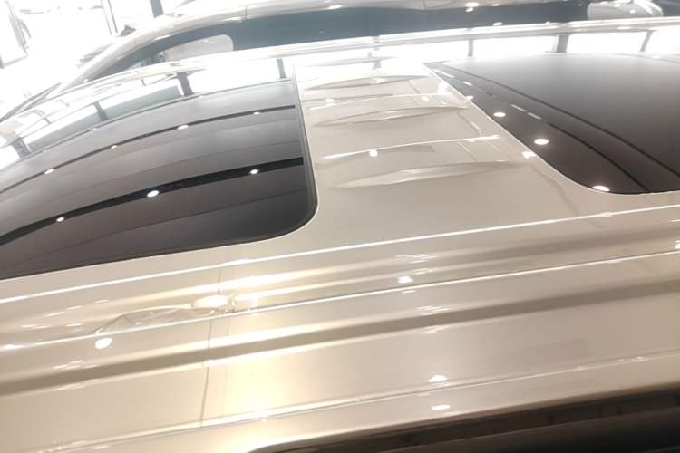 Used VOYAH Dream 2025 PHEV Four-Wheel Drive Prestige Kunpeng Edition Roof